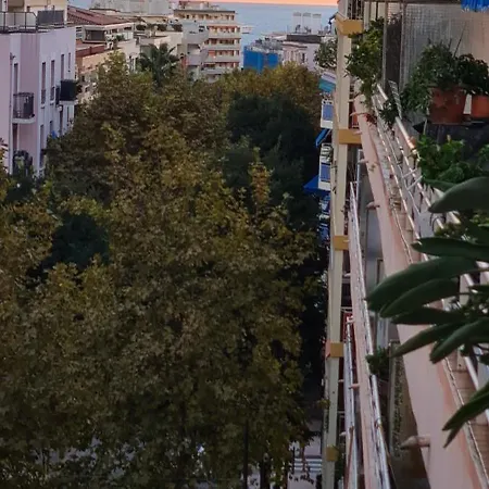 Azur Horizons Sea And Mountain * 胡安莱潘