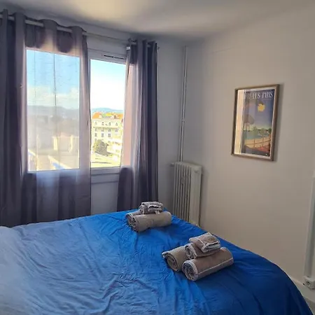 Azur Horizons Sea And Mountain * 胡安莱潘